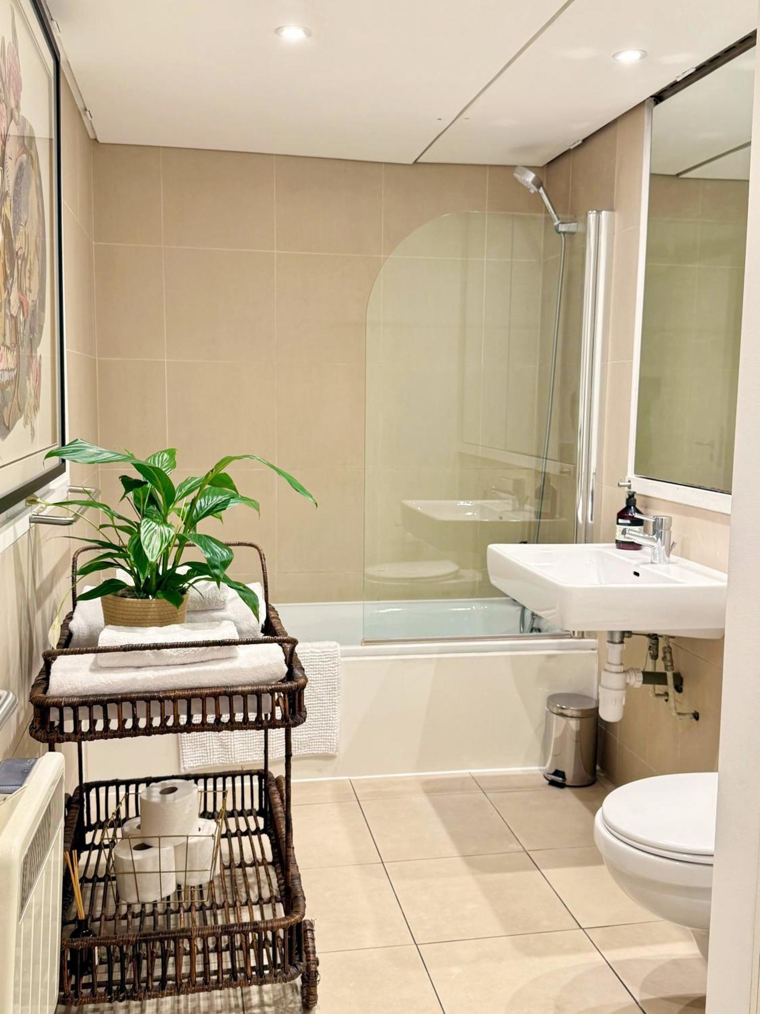 Spacious West End Duplex Apartment, W1 Central Londres Exterior foto